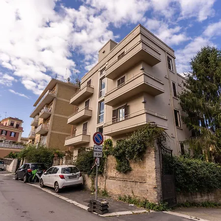 Saint Peter - Station Apartment *